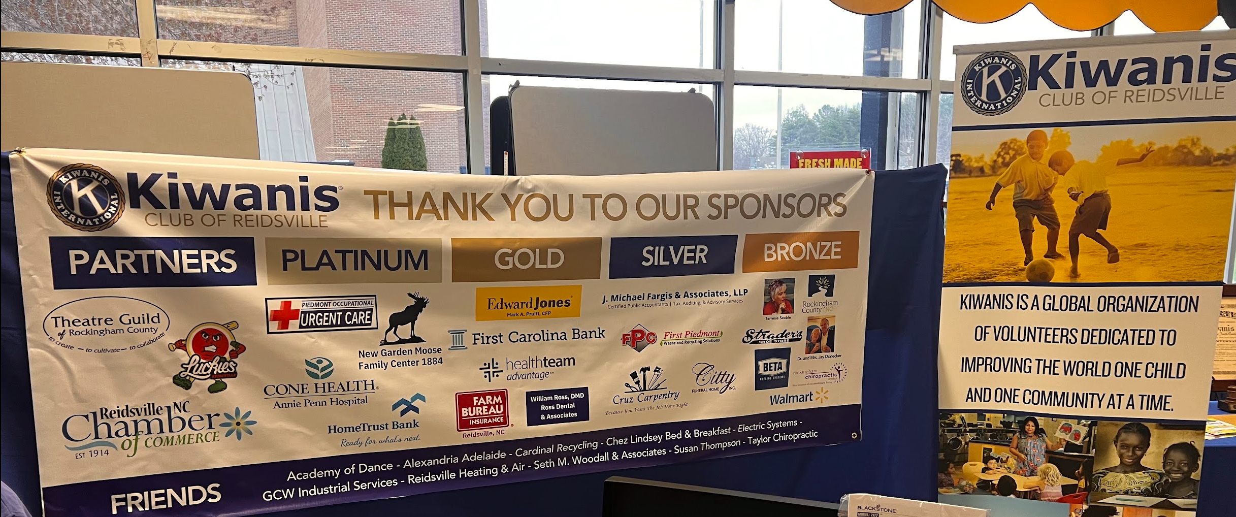 Custom banner and sponsor recognition display